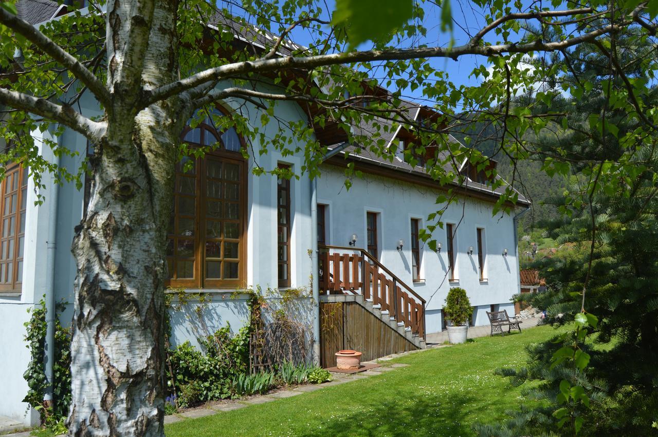 Motel Gombas Exteriör bild