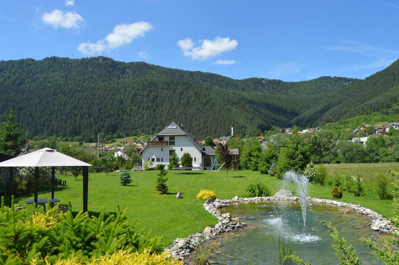 Motel Gombas Exteriör bild